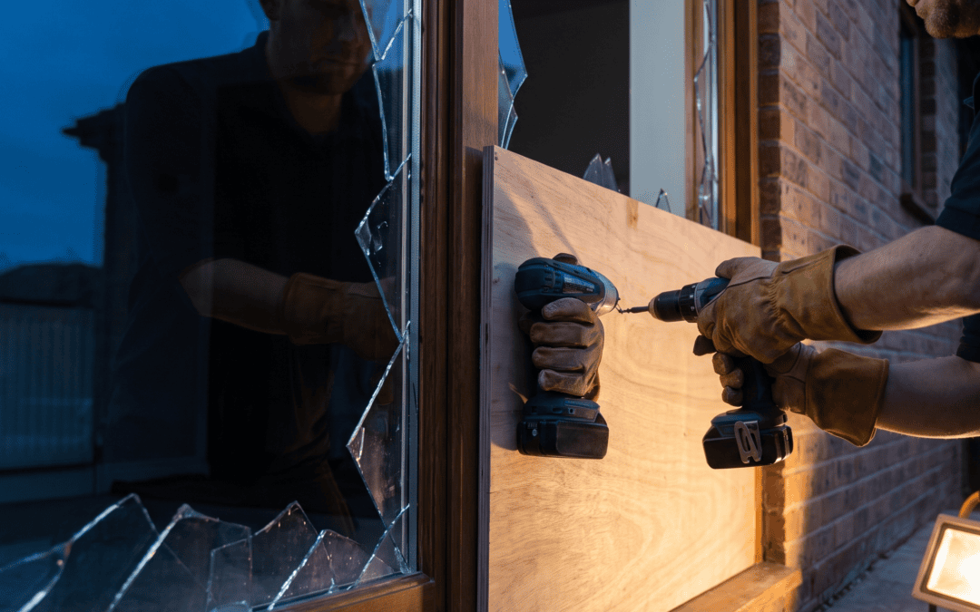 Emergency Glass Repair: What to Do in the First 30 Minutes After a Break-In